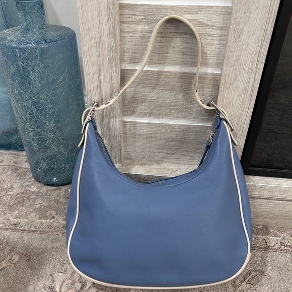Coach West Zoe Legacy Vintage 90s Leather Bag Color is light blue and cream! - Picture 2 of 16
